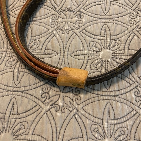 Authentic Louis Vuitton Baxter Leash MM - Picture 4 of 7